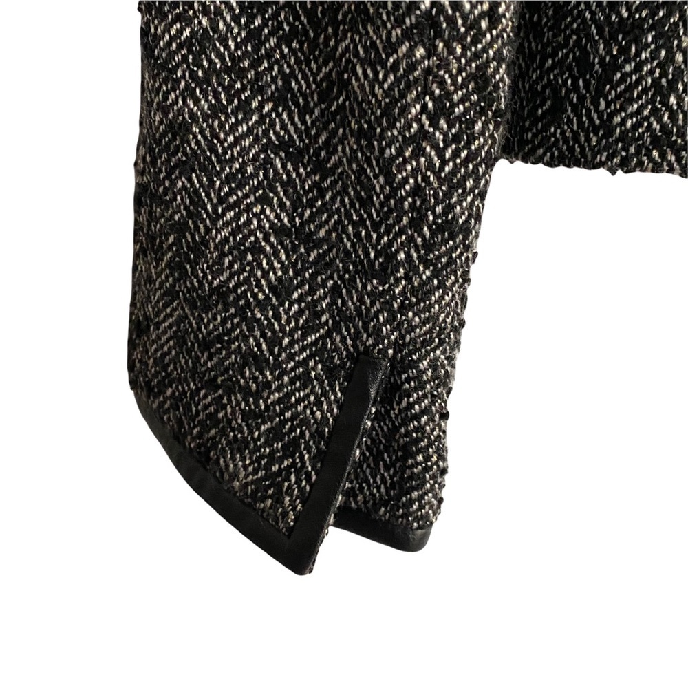 Le Chateau Women's Herringbone Style Blazer - Picture 4 of 7
